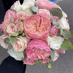 Pink coral bridal bouquet 