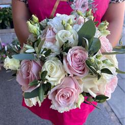 Pale pink rose and white roses with lizzi bridal bouquet 
