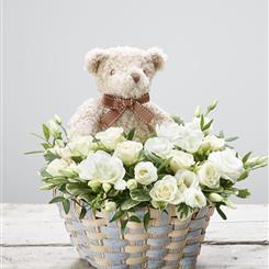 White baby basket 