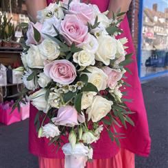 Tear drop all rose bouquet 