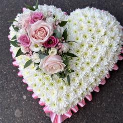 White and pink massed heart 