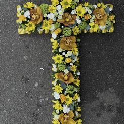 Loose yellow and white cross 